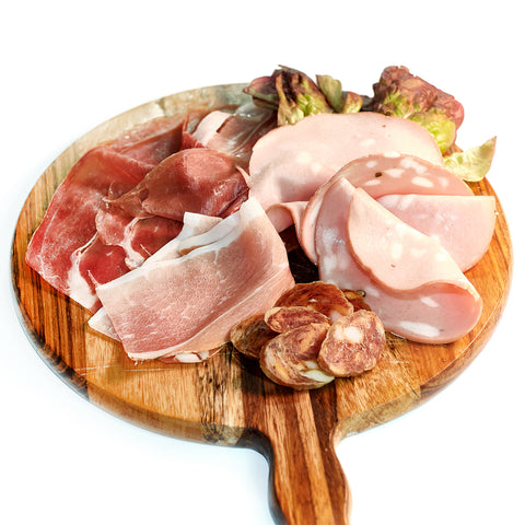 パルマ産ハム、モルタデッラと自家製サラミの盛り合わせ Parma Ham, Mortadella And Homemade Salami